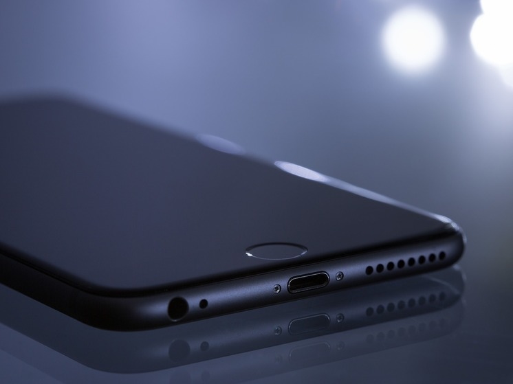 Смоленские сыщики раскрыли кражу мобильного телефона