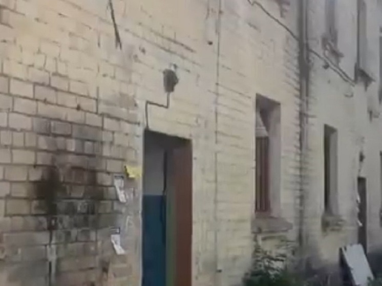 В Орле власти не торопятся сносить два аварийных расселённых дома