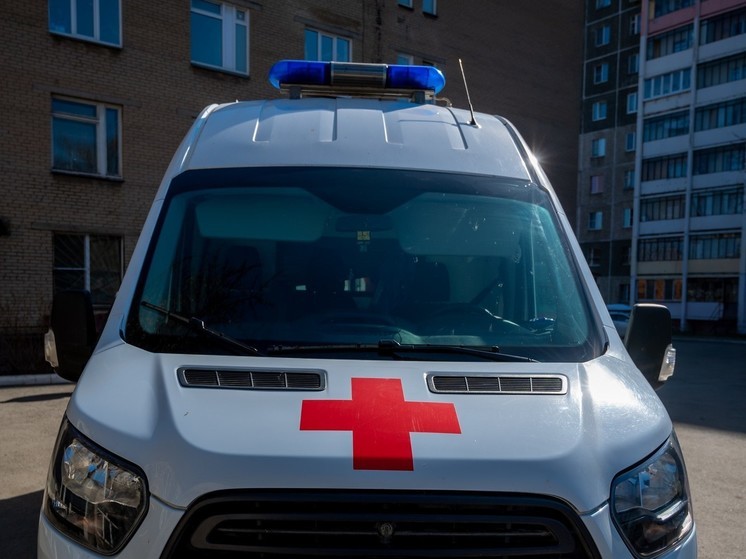 В Челябинской области один ребенок погиб и один пострадал при падении из окна