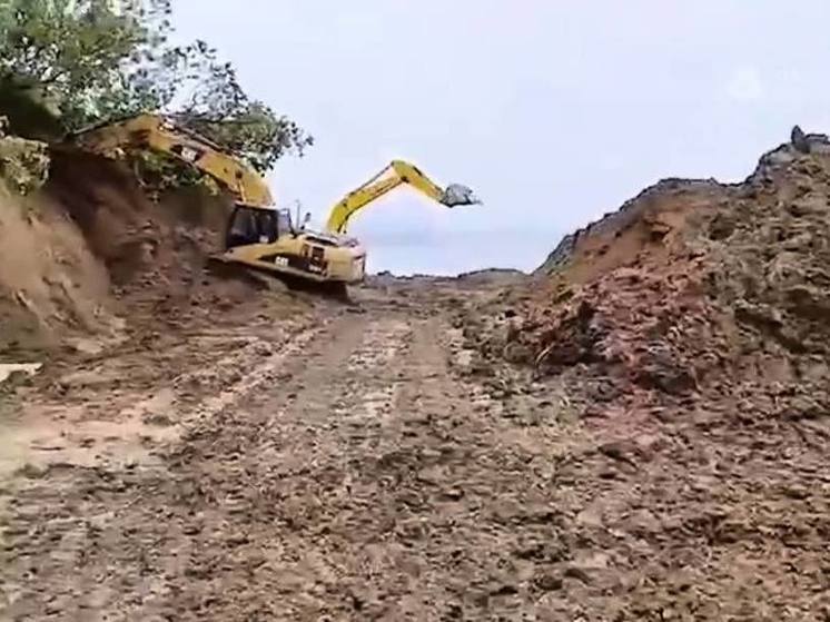 На Сахалине готовят к открытию дорогу после схода селя