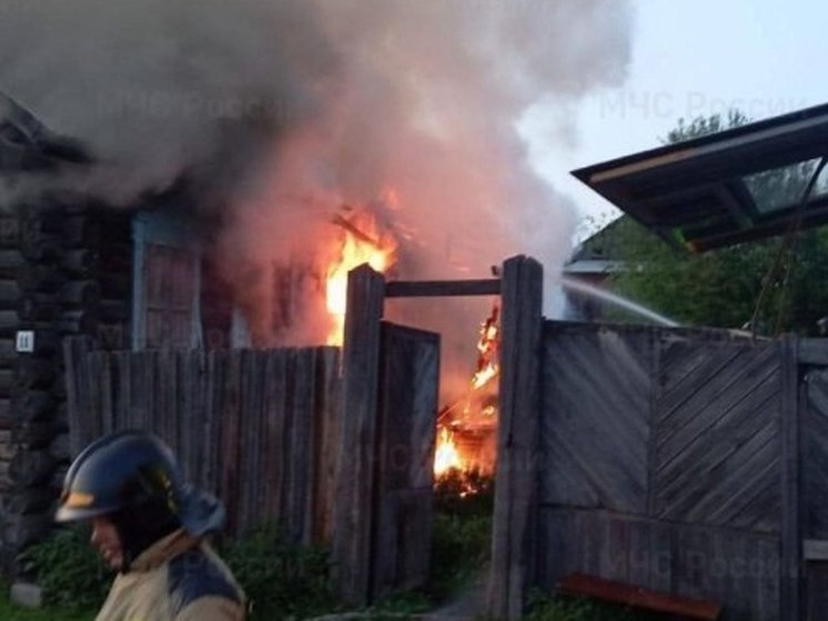 Мужчину с обожженной головой спасли из пожара дома в Забайкалье