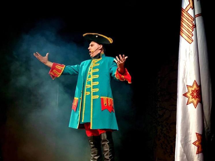 Артисты Донецкой муздрамы показали белгородцам военную пьесу