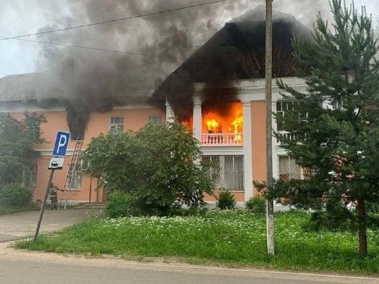 В Рыбинске горел дом поселка ГЭС
