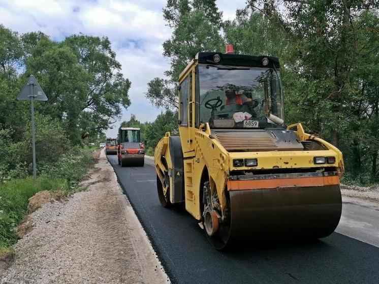 Во Владимирской области ремонтируют дороги к поселкам и деревням