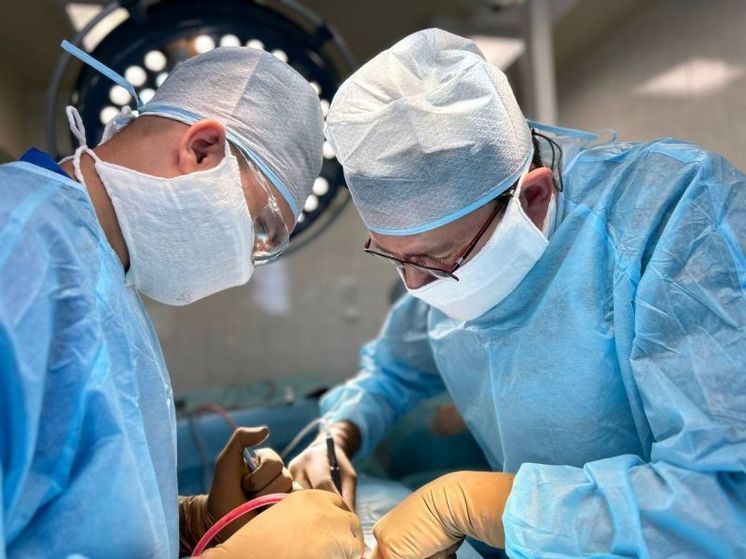 Уфимские хирурги поставили на ноги жителя Нигерии с туберкулезом позвоночника