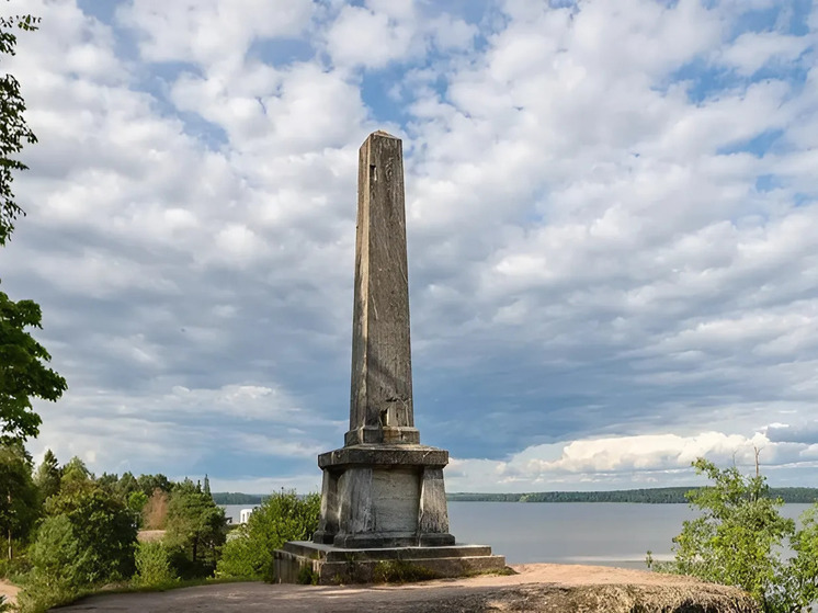 Вандалы повредили исторический памятник в Парке Монрепо