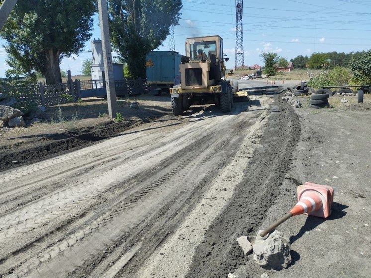 В прифронтовой Новой Каховке приводят в порядок дороги