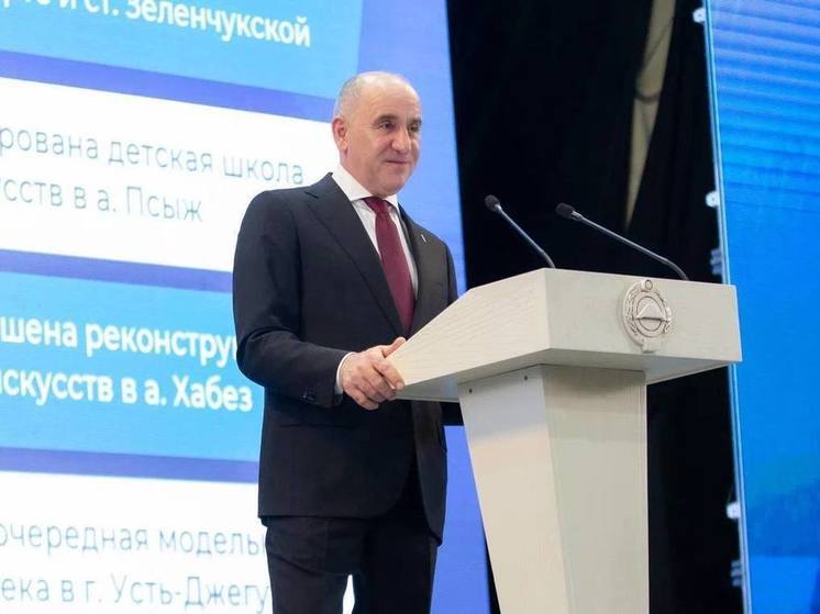 Глава КЧР поручил организовать запуск туристических поездов на регулярной основе