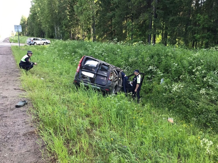 Четыре человека увезли на скорой с места ДТП в районе Карелии