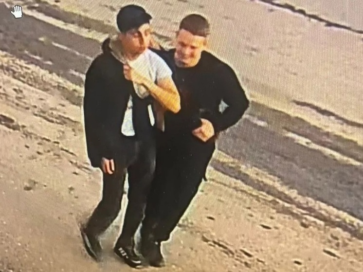 В Томске разыскивают двух парней за избиение на Речвокзале мужчин