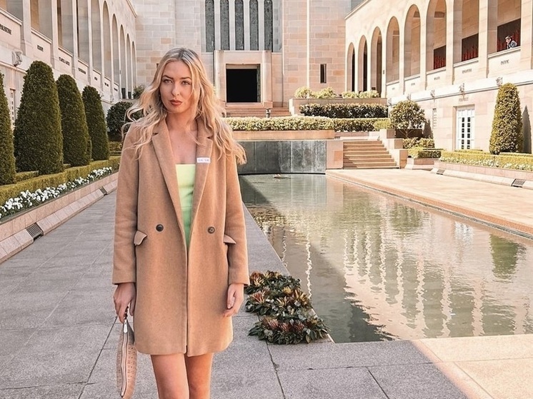 Родившаяся с двумя вагинами модель рассказала о трудностях жизни