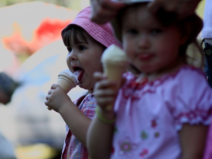 Российский повар рассказал, как отличить настоящее мороженое от подделки