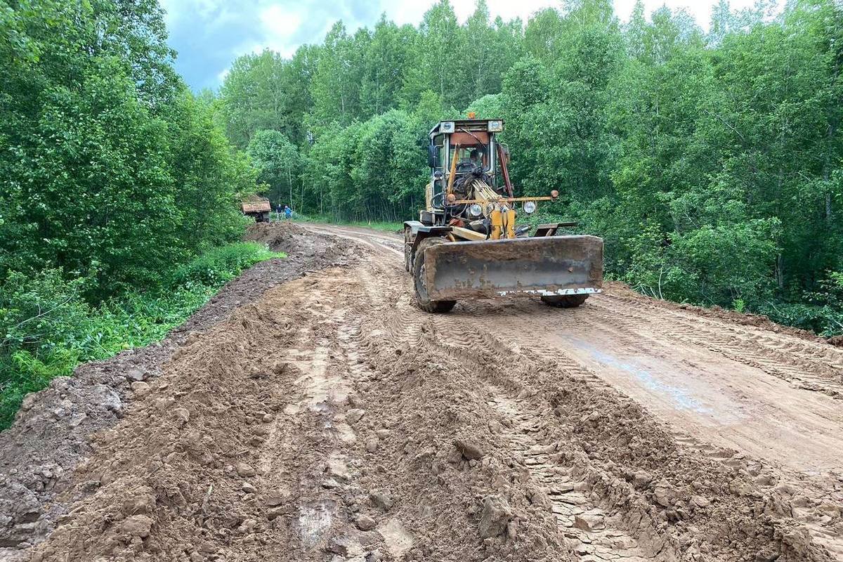 Продолжаются работы по восстановлению дорог после ливня в Локнянской округе  - МК Псков