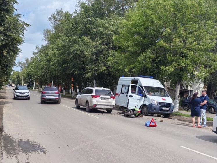 В Донском скутерист пошел на таран Mitsubishi