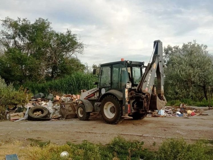 Астраханцы продолжают превращать город в свалку