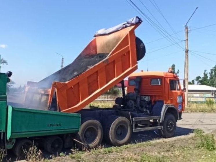 Башкирские дорожники в Красном Луче начали ремонт улицы Пахоли