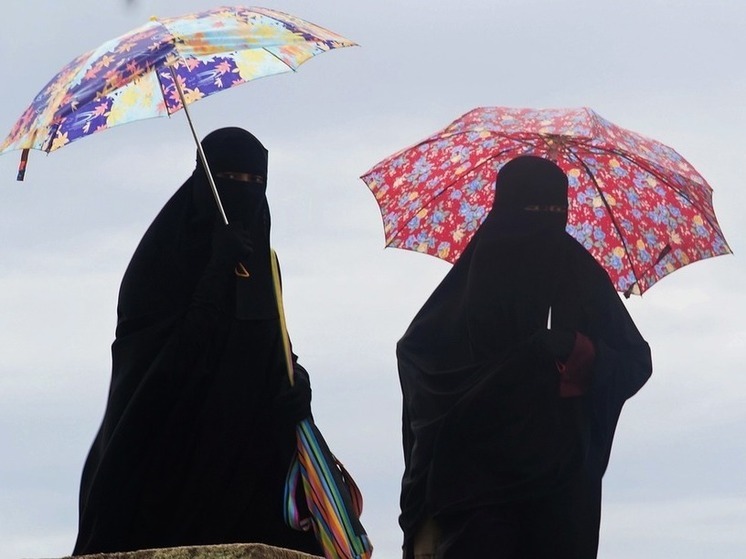 В Мытищах женщине в никабе сделали замечание в аквапарке из-за испугавшихся ее детей