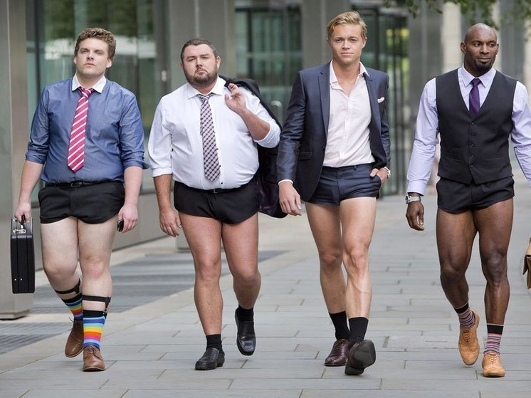 Лето, жара, офис: как собрать гардероб на работу