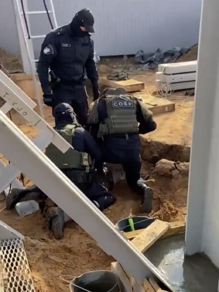 Опубликовано видео задержания мужчины, причастного к похищению в Твери человека