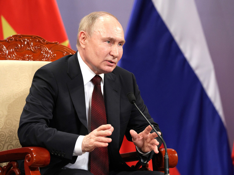 Президент обсудил с вьетнамскими выпускниками российских вузов проблему западных санкций