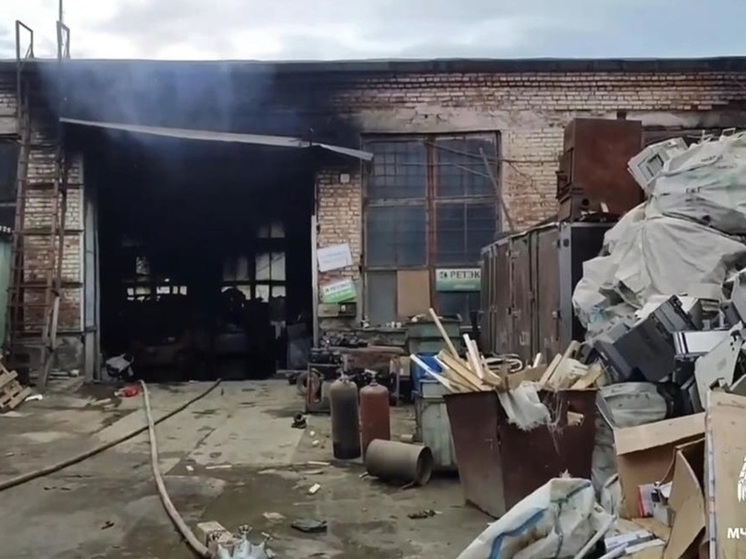 После пожара в городе Обь четверо пострадавших находятся в реанимации
