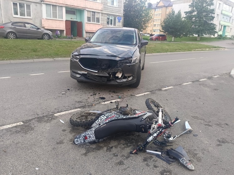В Тверской области иномарка сбила 16-летнего юношу на питбайке