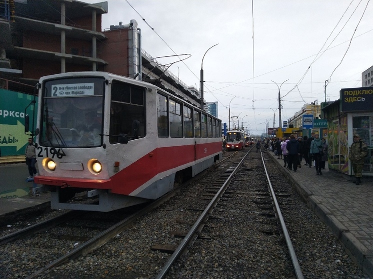 «Закрыли столовую и лишают премий»: в мэрии Новосибирска ответили на претензии сотрудников трамвайного депо