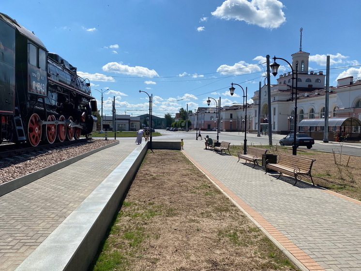 Паровоз в сквере железнодорожников Йошкар-Олы получил подсветку