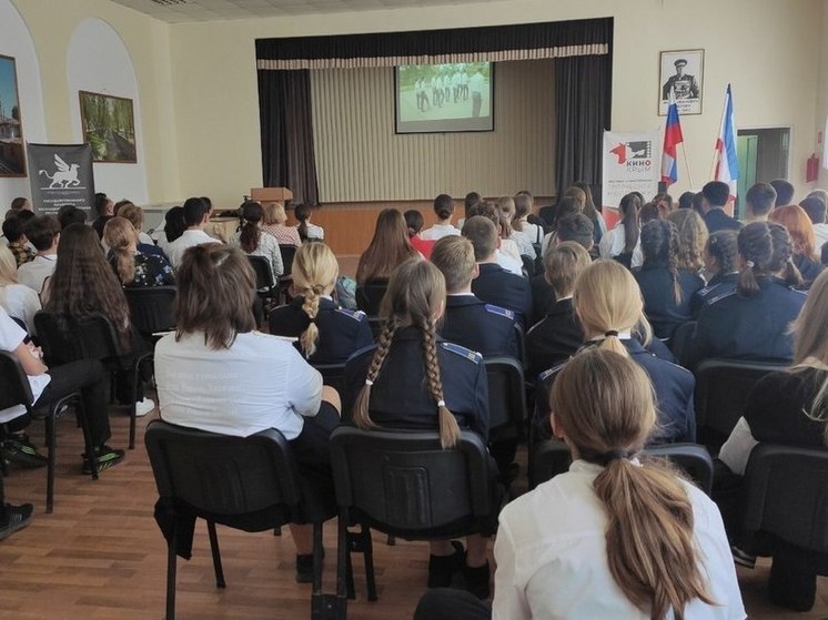 В крымских школах прошли показы серий документальных фильмов о героях ВОВ