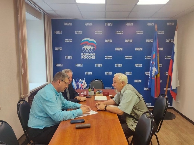 Депутат Андрей Тихонов провёл приём в Серпухове