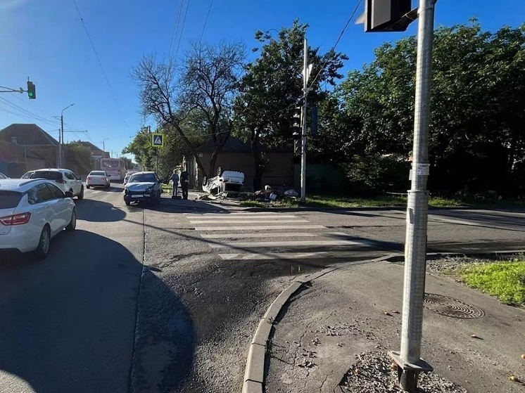 В Ростове в аварии пострадали два пенсионера и мужчина