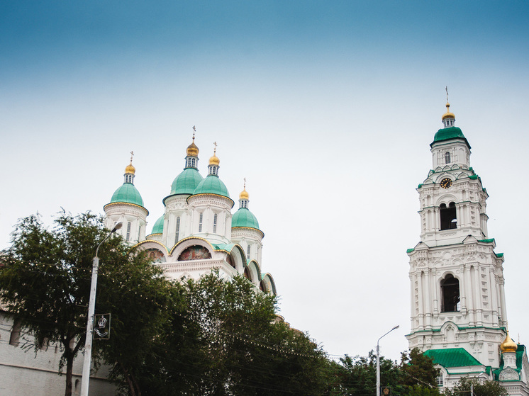 В Астраханской области продолжает бушевать порывистый ветер