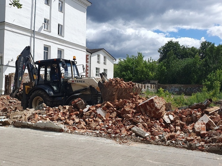 В Ярославле застройщик закончил снос исторического дома