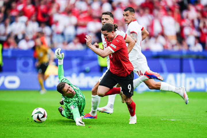 Плей-офф крадётся.