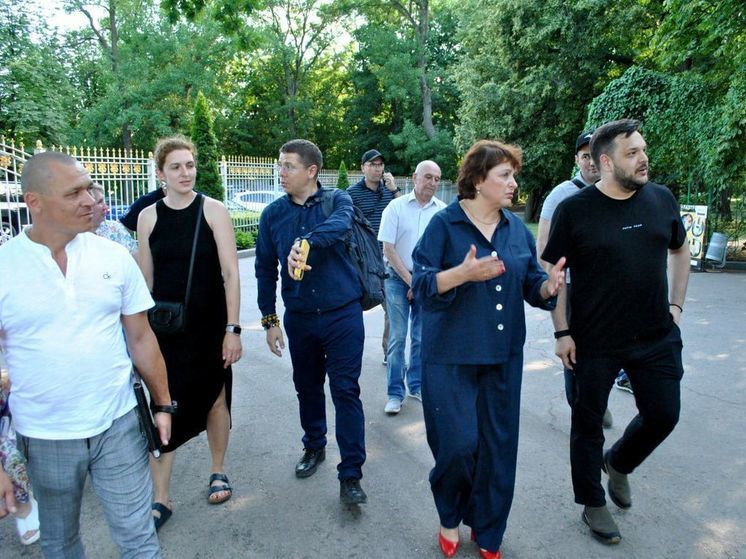 Донецкий ботанический сад посетила делегация Минобрнауки России