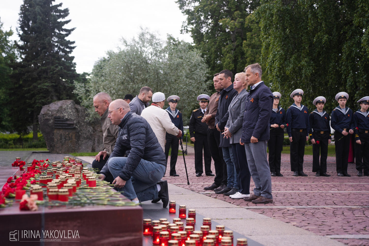 Свечу памяти зажгли на Братской могиле в Петрозаводске