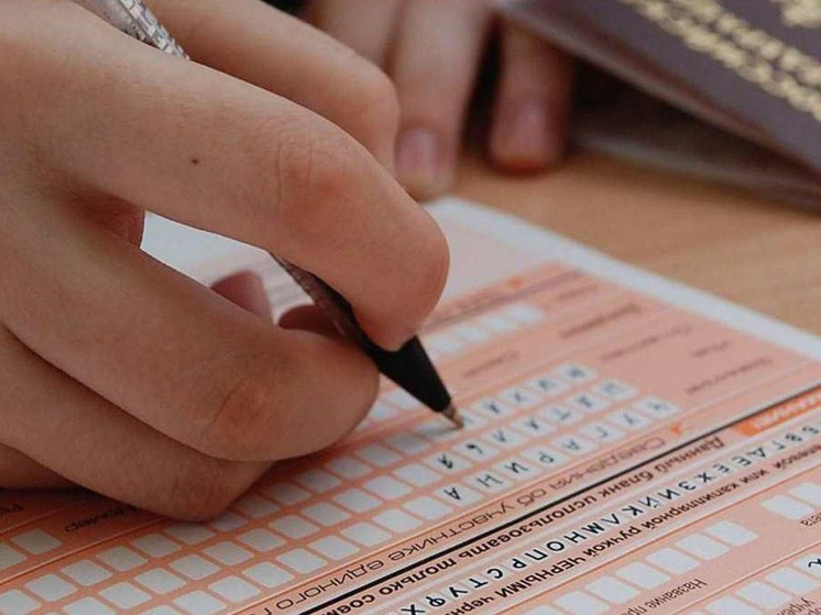 Опрос о ЕГЭ: жители Орловской области и всей России выступают против
