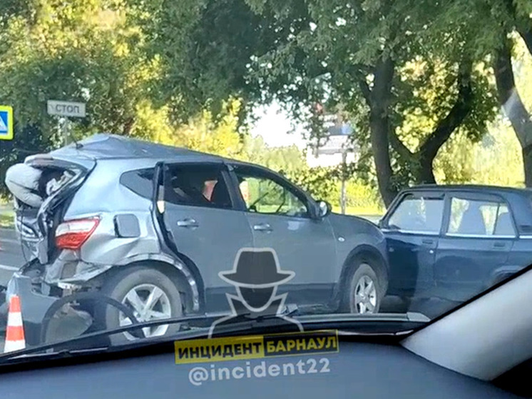 В Барнауле произошло массовое ДТП