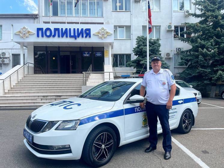 В Геленджике сотрудники ДПС помогли ребёнку, сломавшему руку