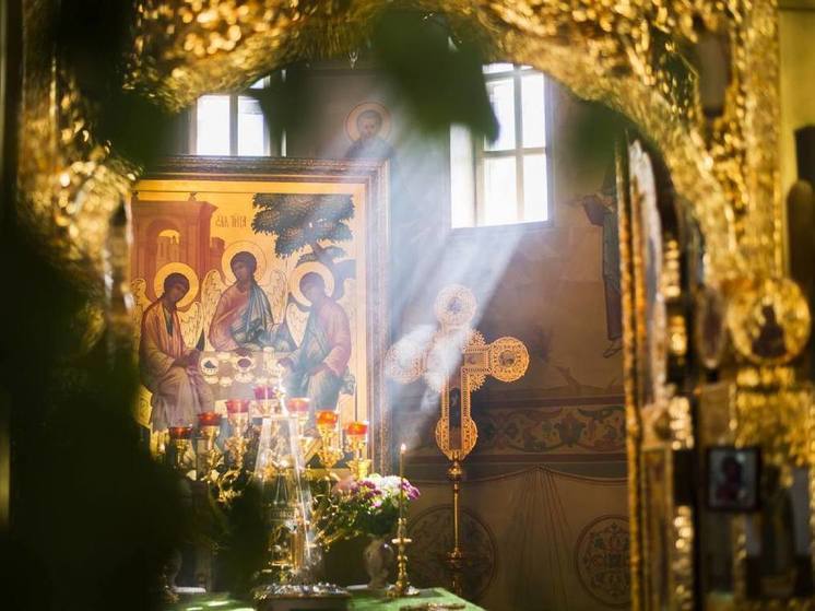 Губернатор Запорожской области поздравил земляков с днем Святой Троицы