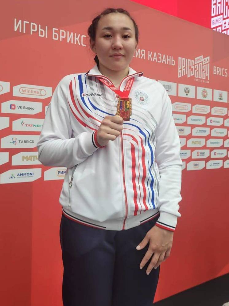 Омичка Салтанат Меденова завоевала золотую медаль Игр БРИКС по боксу