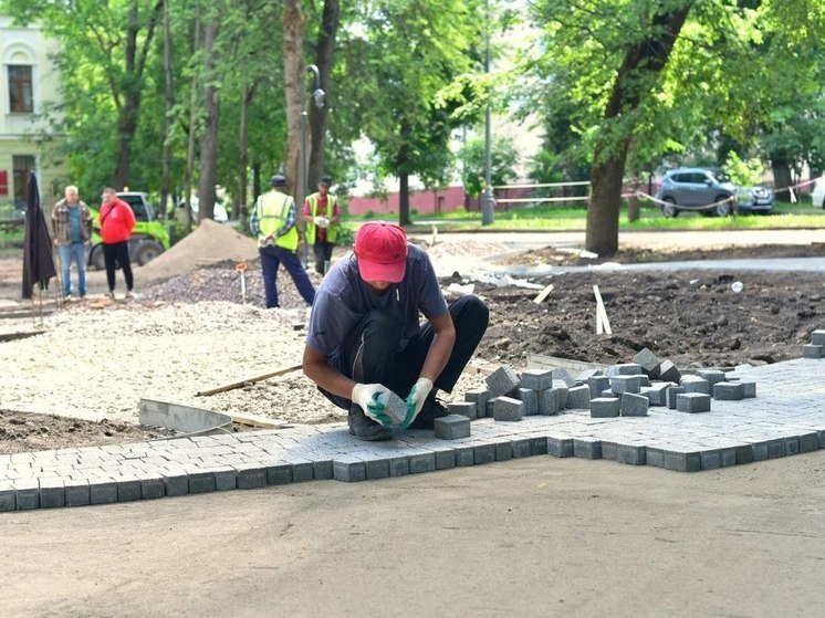 Работы по благоустройству городских территорий продолжаются в Великом Новгороде