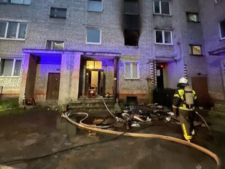 На Краснодарской улице в Калининграде загорелся многоквартирный дом