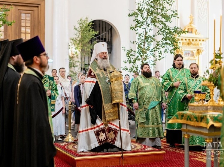 В День Святой Троицы в Казани проходят мероприятия и гулянья