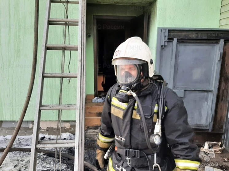 Павильон-пекарня загорелся на Сортировке в Екатеринбурге