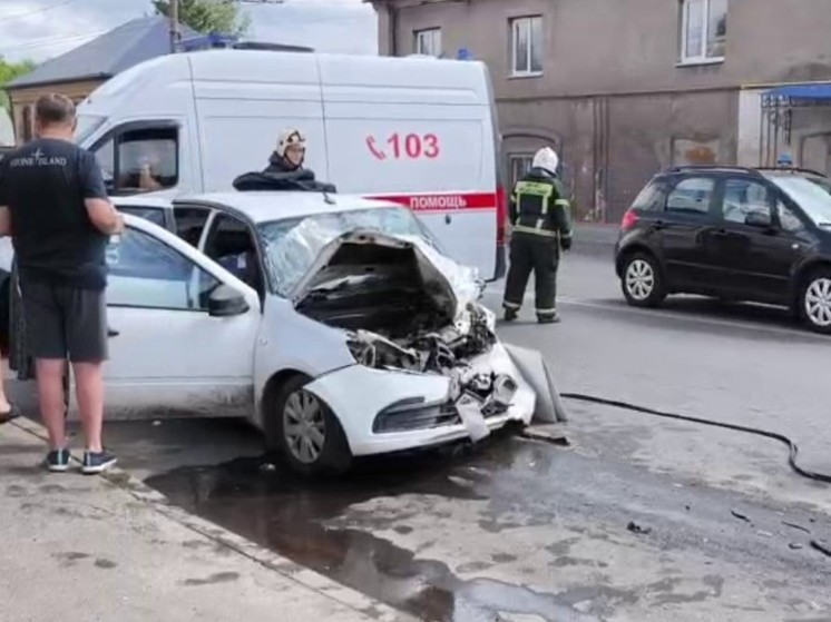 В Курске в лобовом ДТП пострадали два ребенка дошкольного возраста