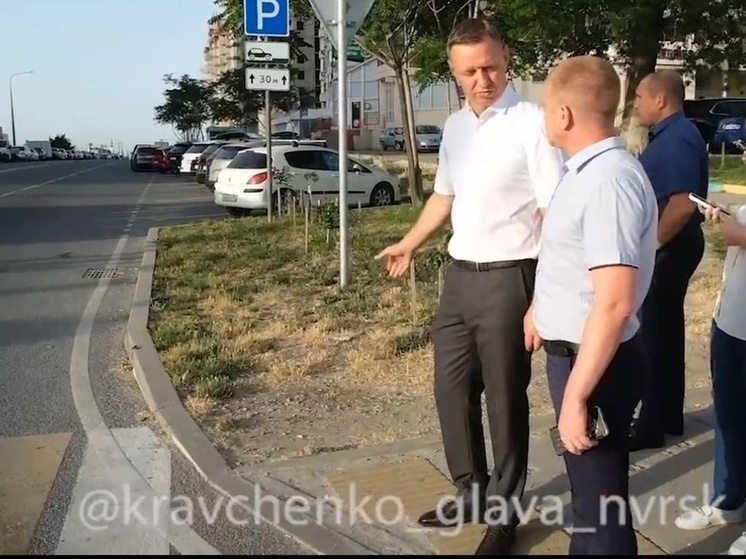 Глава Новороссийска поручил усилить контроль над предприятиями торговли и УК