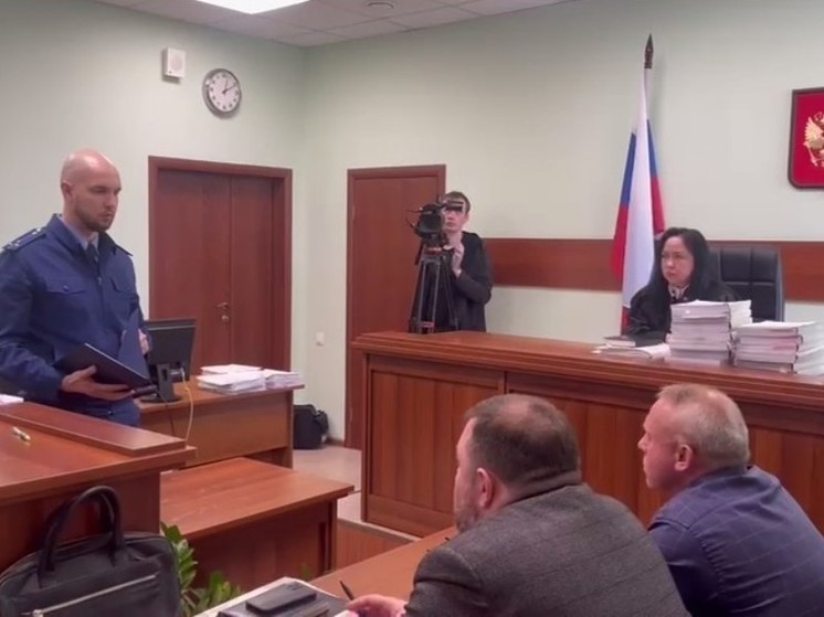 Суд перенес оглашение приговора экс-главе Красноярского края Лапшину