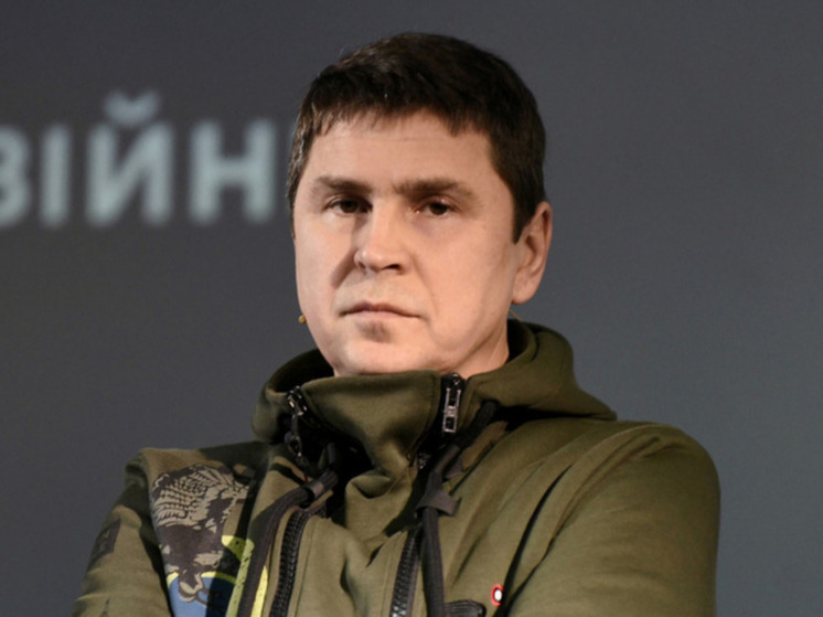 Подоляк: в Крыму не может быть никаких признаков мирной жизни