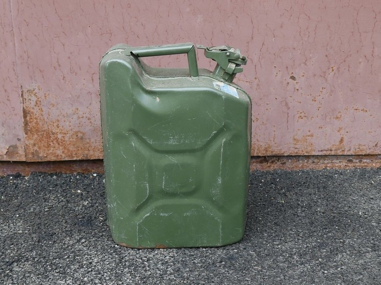 Эксперт: сокращение выпуска высокооктанового бензина для России некритично